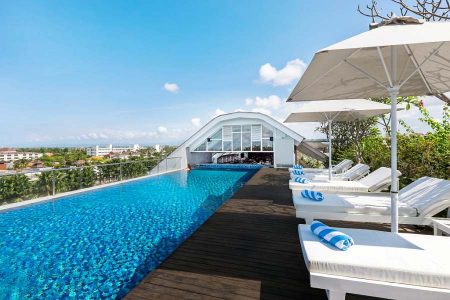 Infinity Pool at The Rooftop © Jambuluwuk Hotels and Resorts